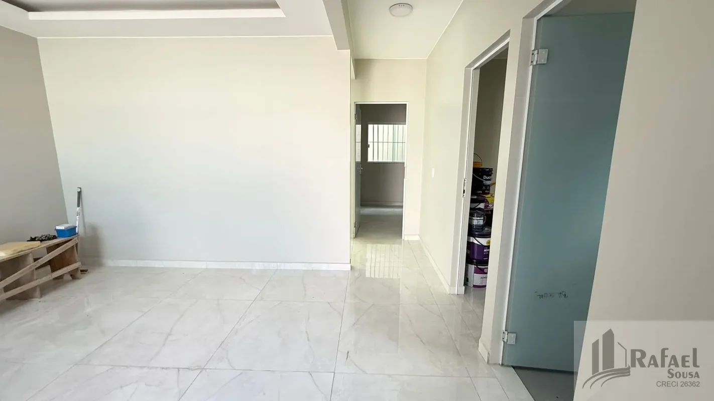 Excelente casa toda na laje com 3 quartos sendo 1 suíte na QR 510 de Samambaia C...