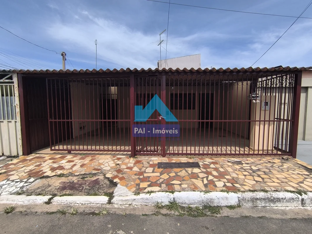 PAULO ALMEIDA IMÓVEIS - ALUGA COM EXCLUSIVIDADELinda casa sozinha no lote na QR ...