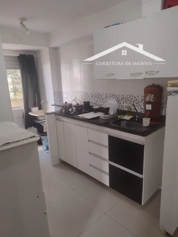  VENDE-SE lindo apartamento de 2 quartos reformado, Térreo, *Apartamento de Fren...