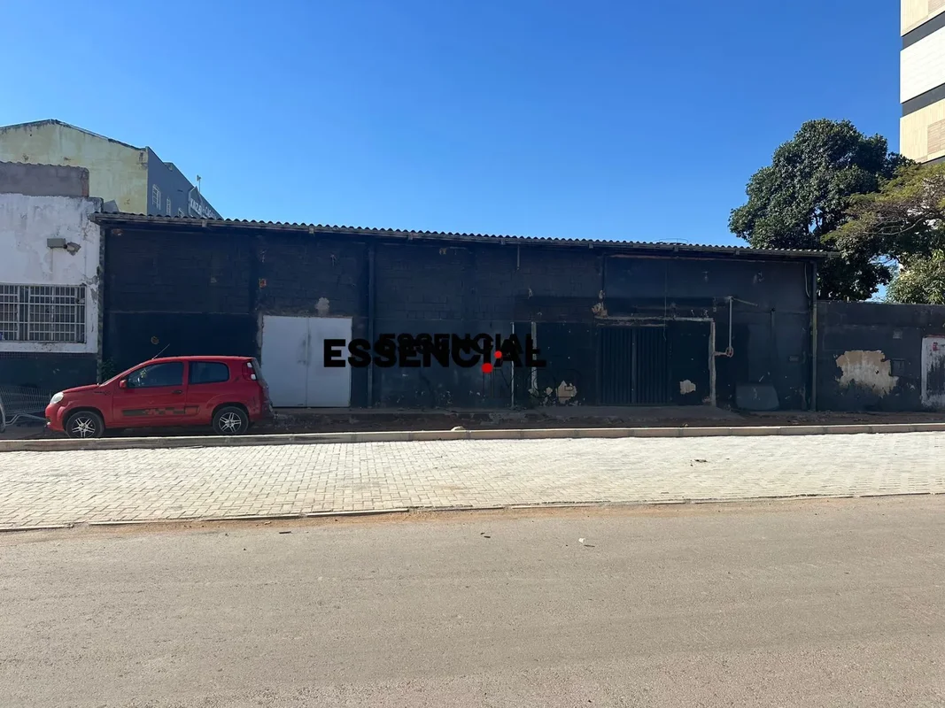 Oportunidade no Park Sul!Excelente galpão em terreno de 400m² (20x20m), localiza...