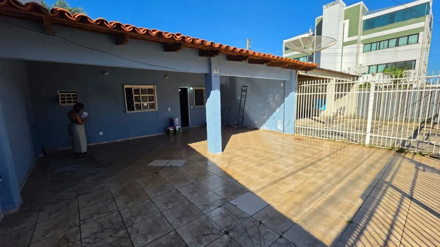 Casa 3 Quartos com Quintal AmploImóvel com sala em 2 ambientes, 3 quartos (1 suí...