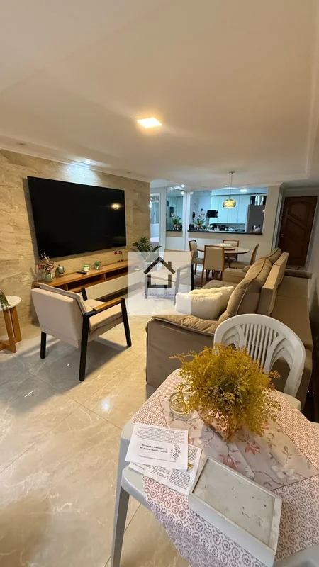 Cristiane Viana VendeCSB 04 Ed. Sant Etiene- Lindo apartamento todo reformado;- ...