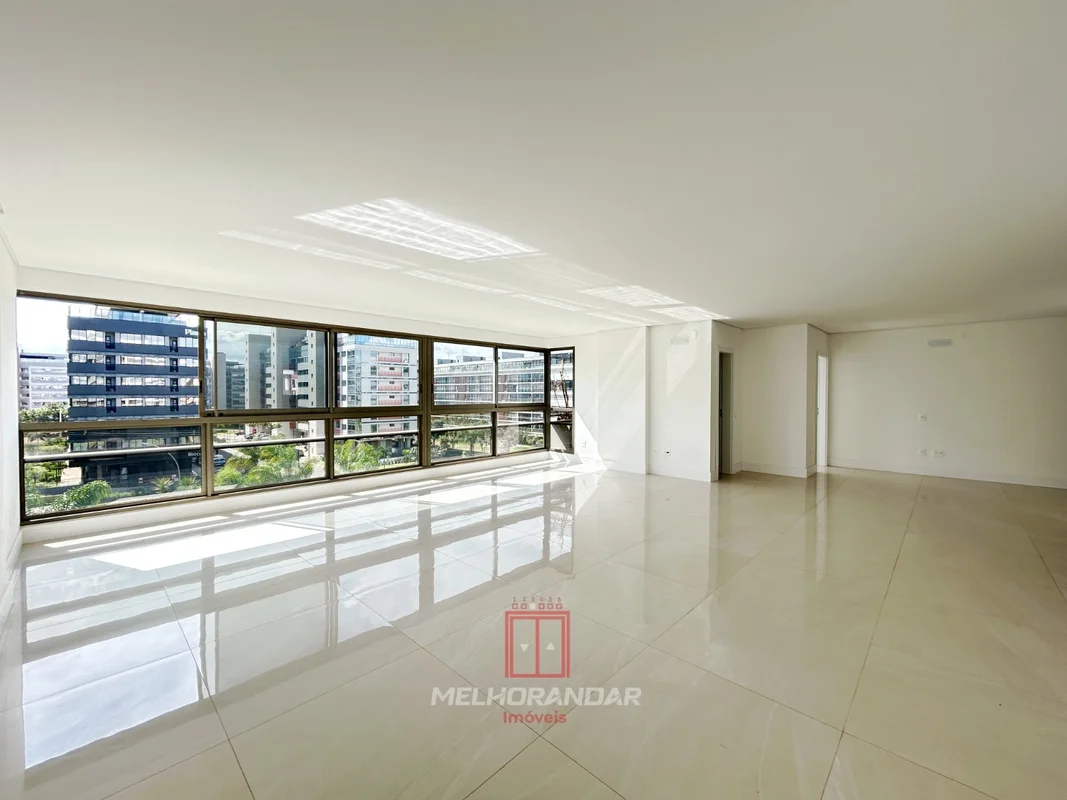 Qual é o seu melhor andarEste lindo apartamento na SQNW 303 com 220,24 m2 , perp...