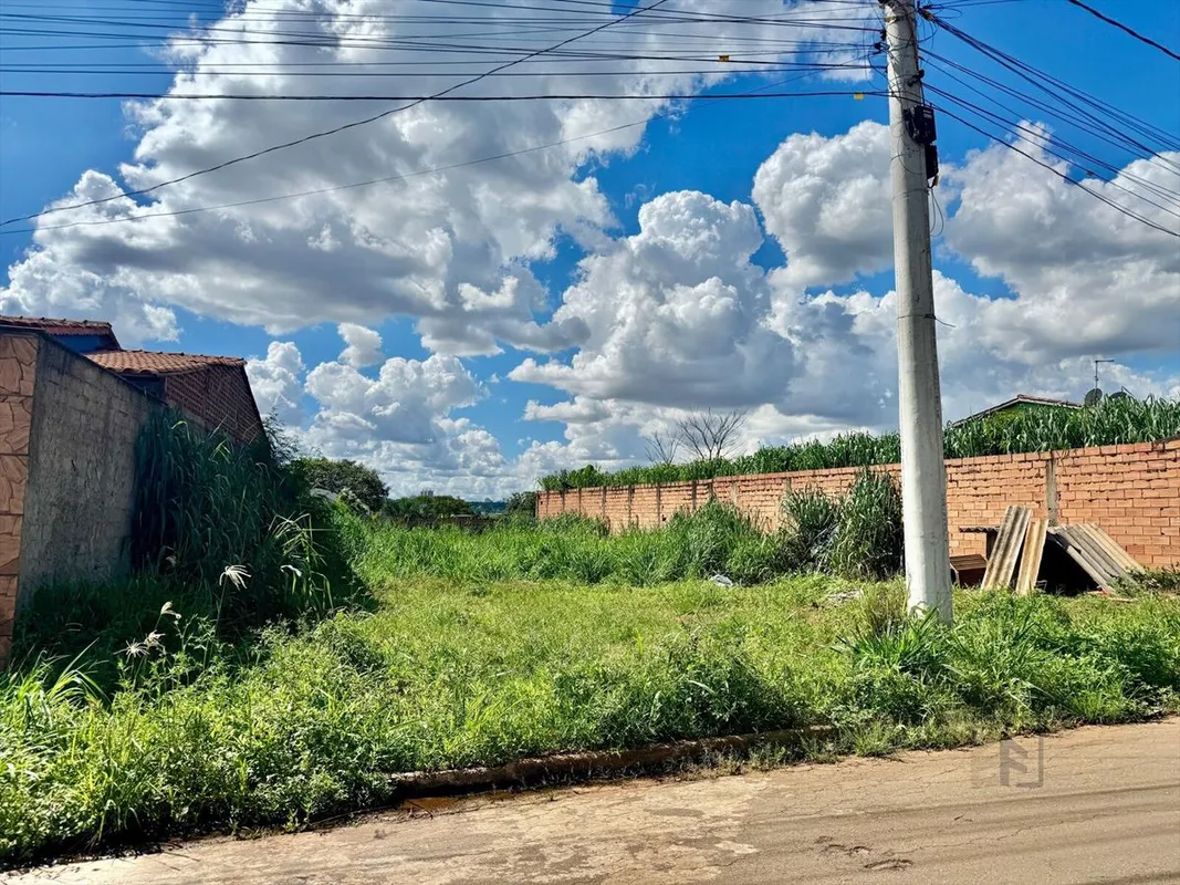 Lote com 394,18 metros quadrados a vendaBairro Parque São Jorge Lote está situad...