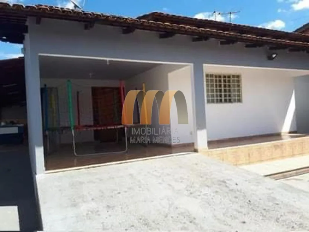 São 3/4 sendo um suite, sala, copa, cozinha, banheiro social,área de serviço, ár...
