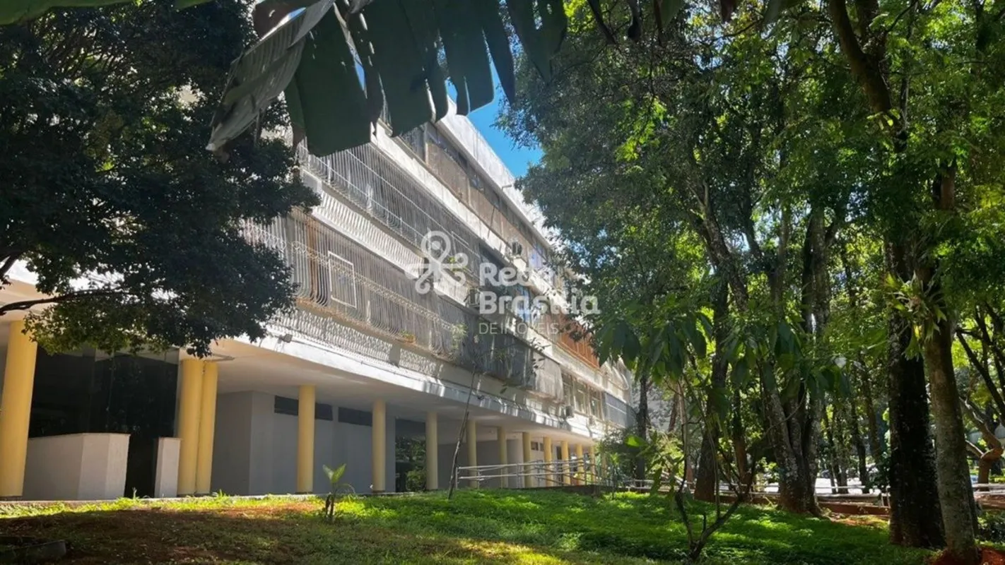 Oportunidade imperdível na prestigiada Asa Norte! Apartamento vazado com vista l...