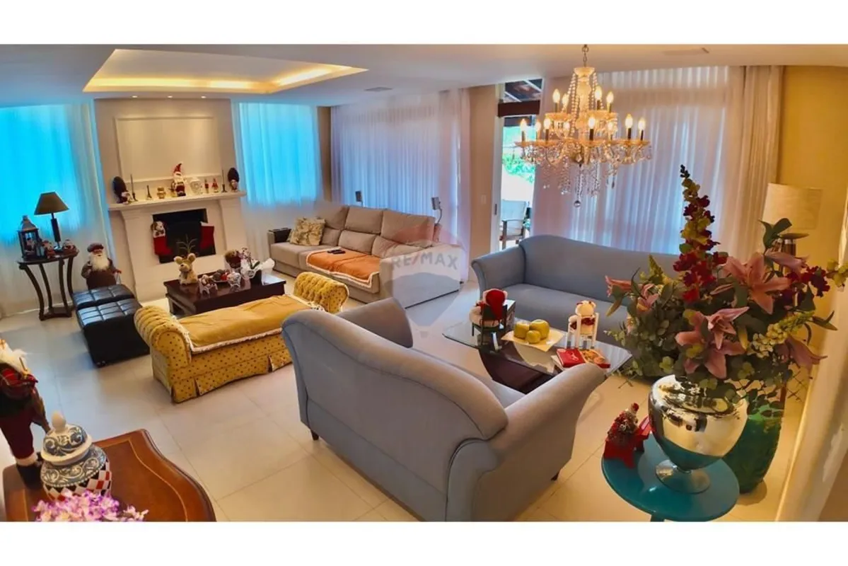 Casa de Alto Padrão | 5 Quartos | 4 Suítes | 610m² | Lote 800m² | Condomínio Vil...