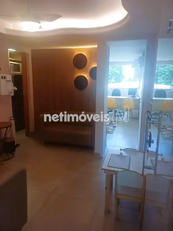Excelente sala no edifício SABIN, toda reformada com piso em porcelanato, armári...