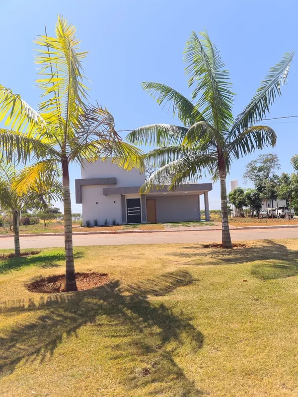 Chácara condomínio Monte Sião Terreno: 1.746m² Área construída: 170m² 3 suítes p...