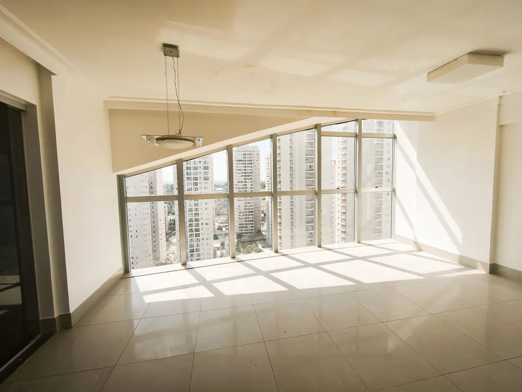 Cobertura de 187 m² com 03 quartos, sendo 01 suíte com banheira. Completa em arm...