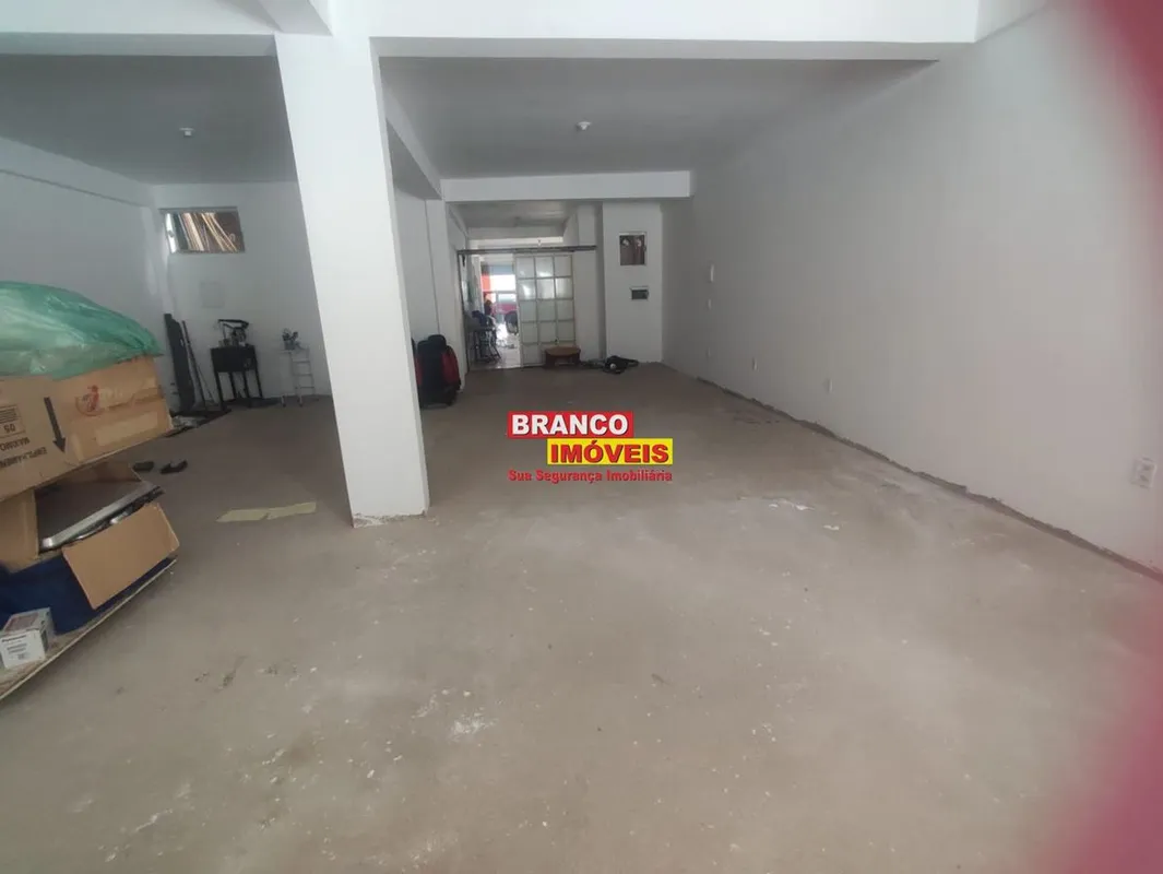Prédio à venda na Rua 15, com terreno de 220m² e excelente potencial construtivo...