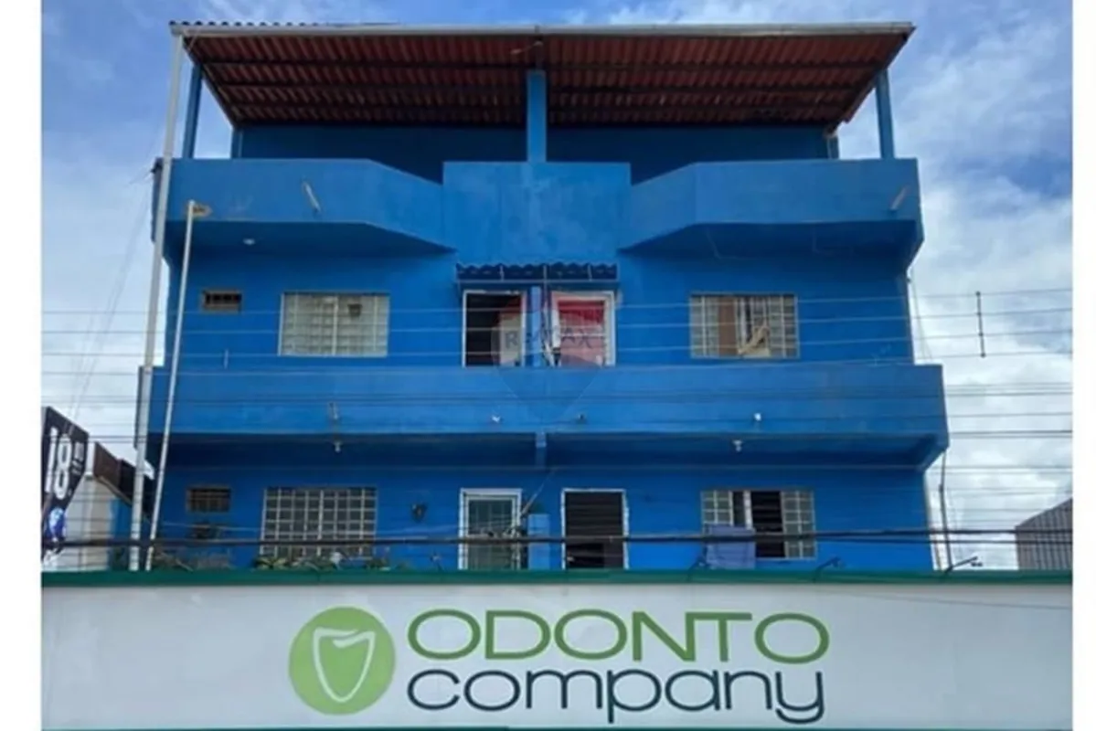 Prédio comercial/residencial localizado na Cidade Estrutural, implantado em terr...