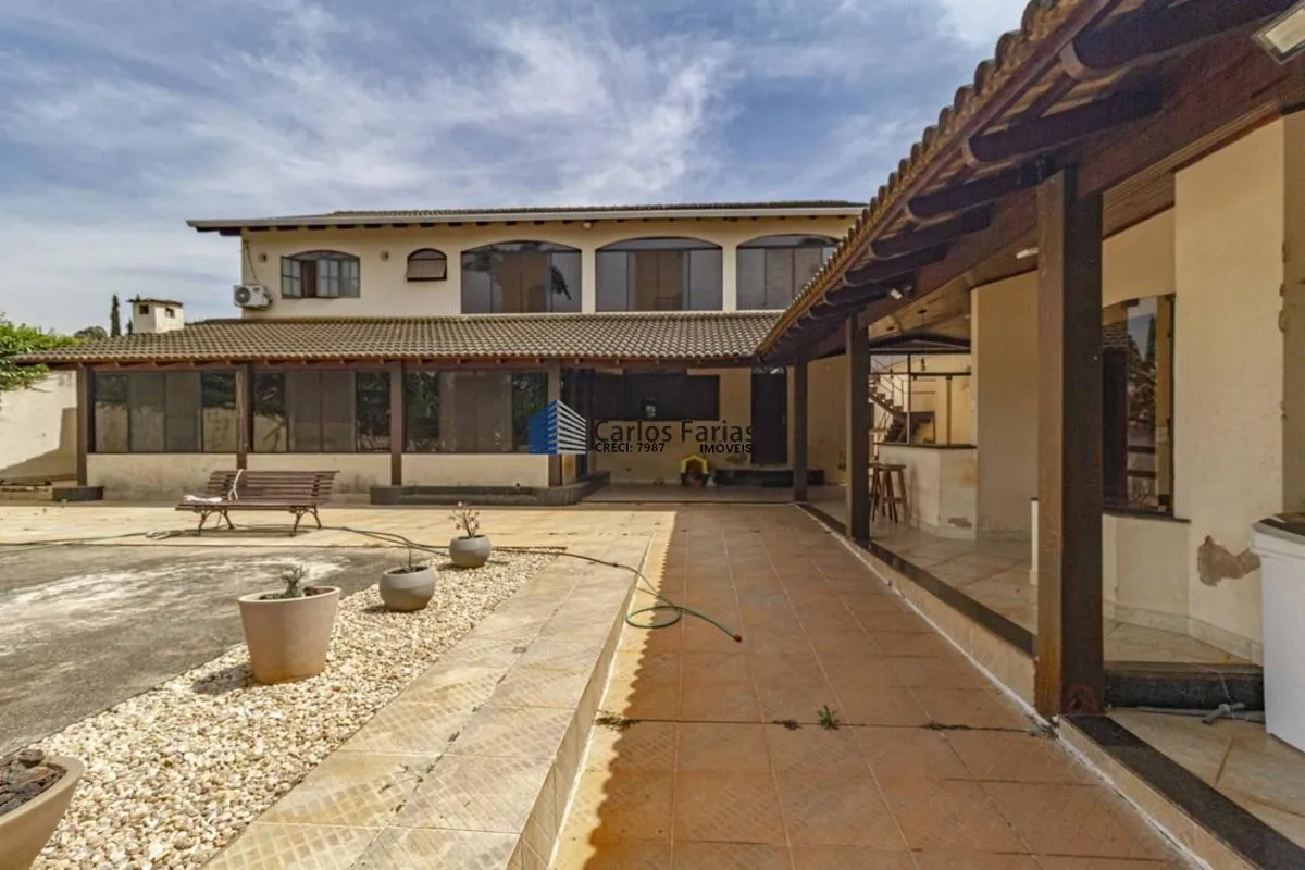 Casa à Venda na SHIN QI 02 Lago Norte Lote de 1.200 m² Área construída: 450 m² A...