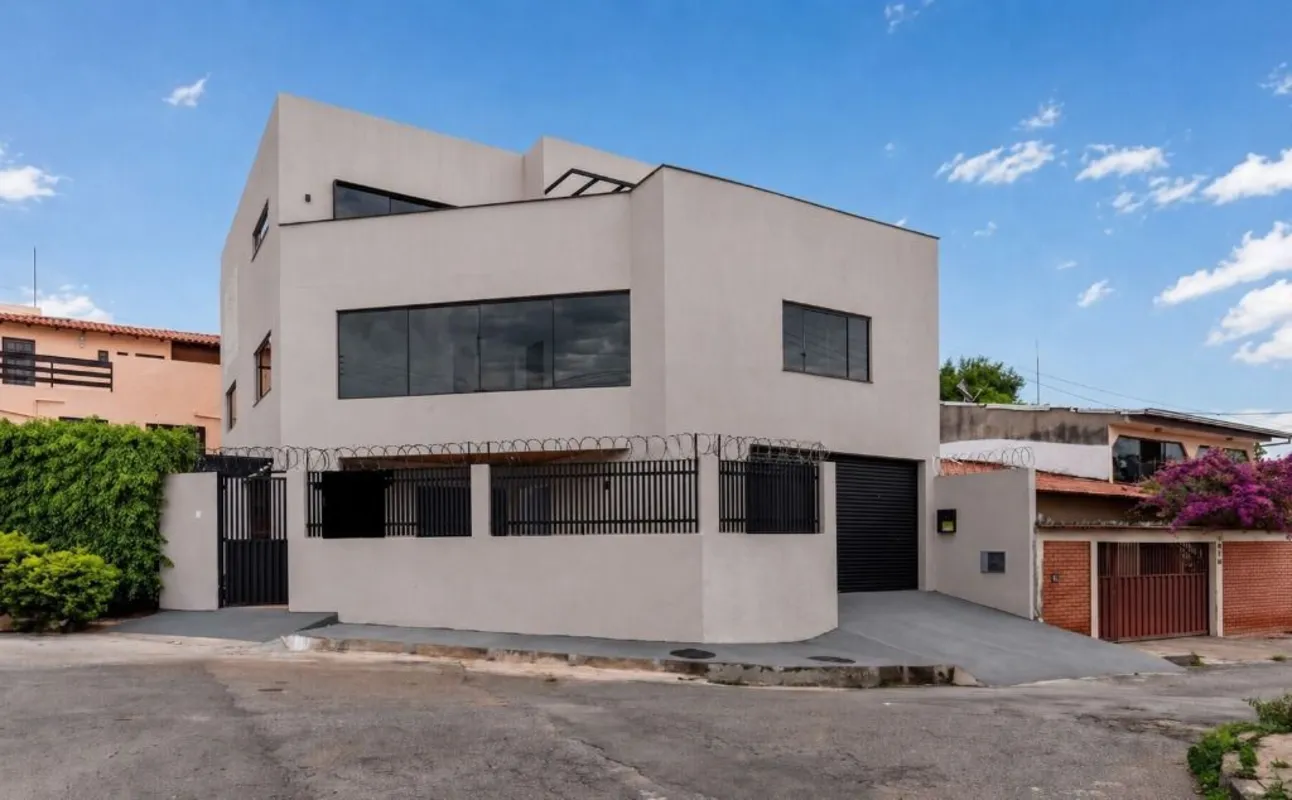 :: Núcleo Bandeirante (Metropolitana) - casa nova c/ terraço gourmet e ofurô . 4...