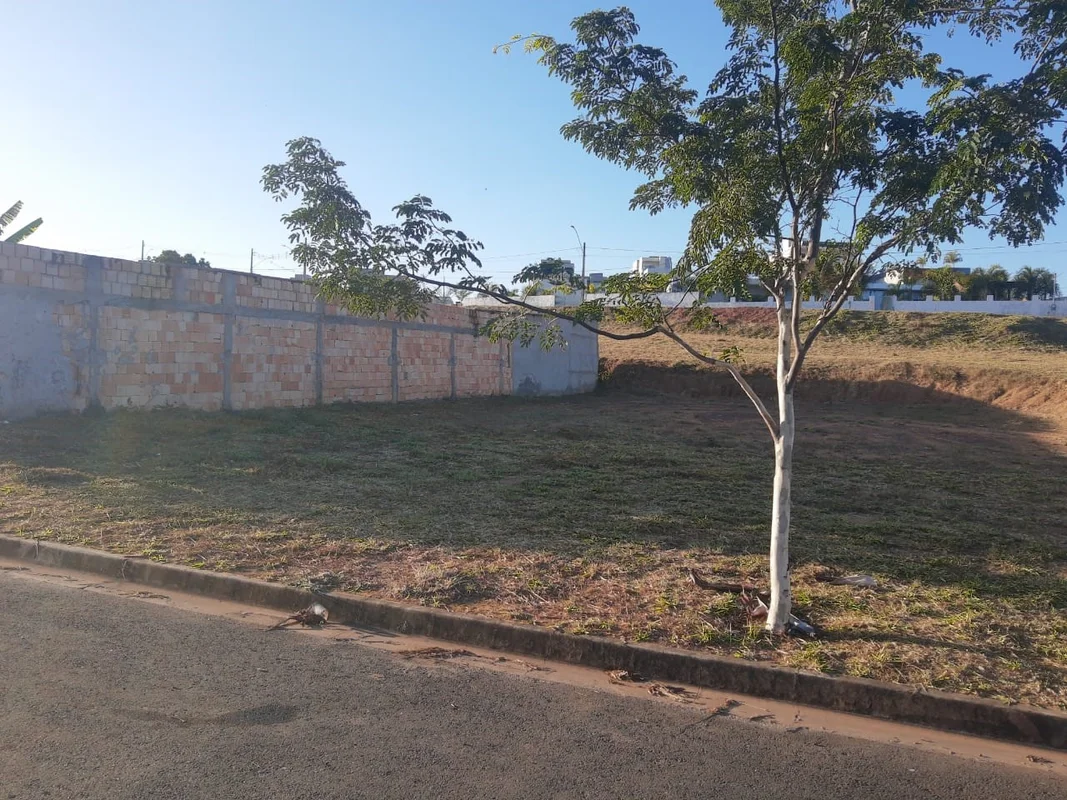 Lote residencial na Quadra 41 do RESIDENCIAL VILLA SUICA, em CIDADE OCIDENTAL-GO...
