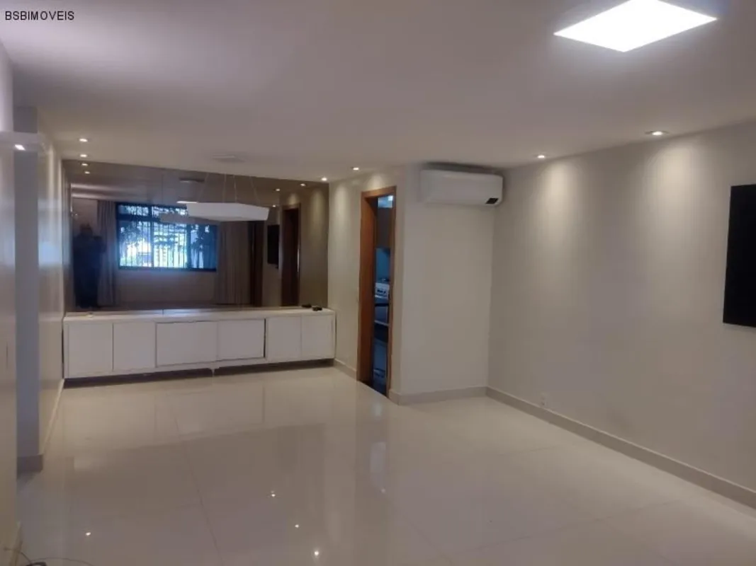 BSB IMÓVEIS APRESENTA:Excelente apartamento totalmente reformado, pronto para mo...