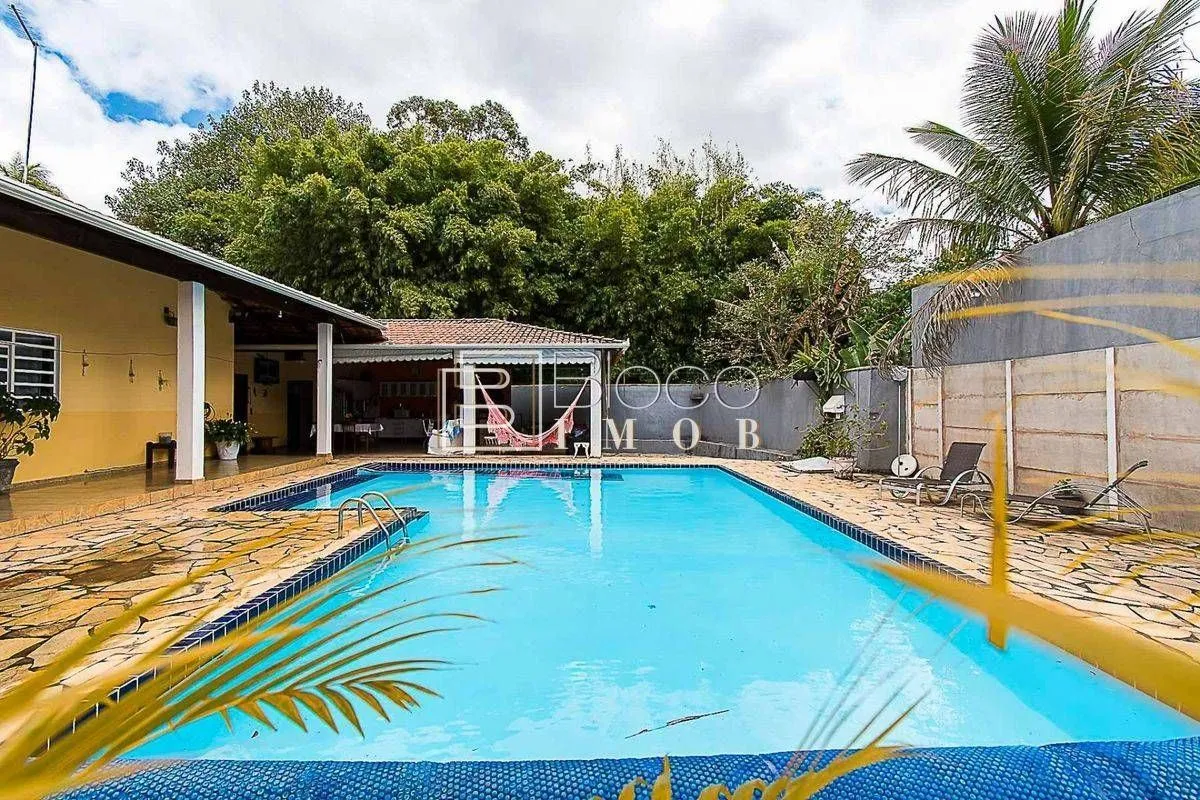 Excelente Casa com 3 quartos, espaçosa área externa, casa muito bem distribuídas...