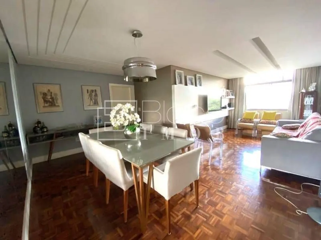 APARTAMENTO NASCENTE ILUMINADO E AREJADO EM ANDAR ALTO COM VISTA LIVRE.São 136 m...