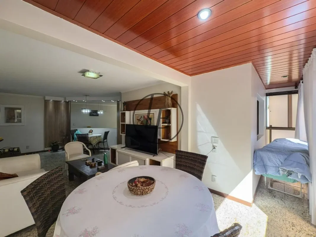 SQN 311 , ASA NORTE, um espaço que combina conforto, praticidade. Com 94m² bem d...