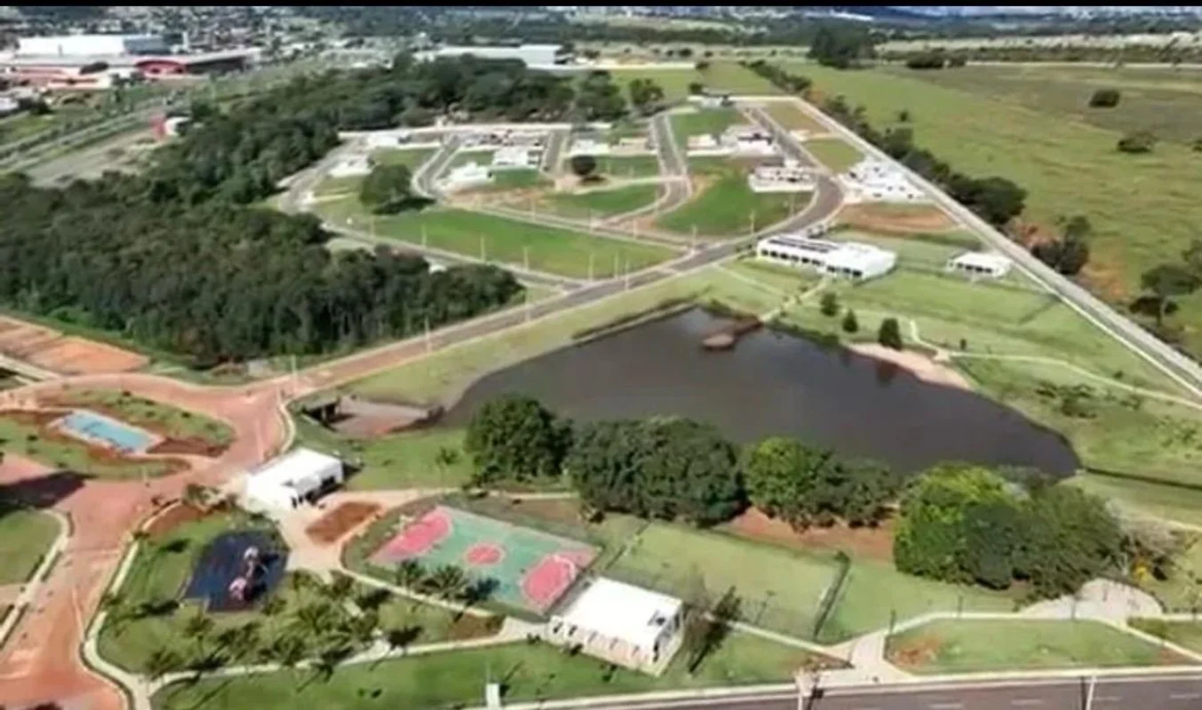 Lote residencial à venda no Condomínio Parqville Quaresmeira, em Trindade – GO, ...