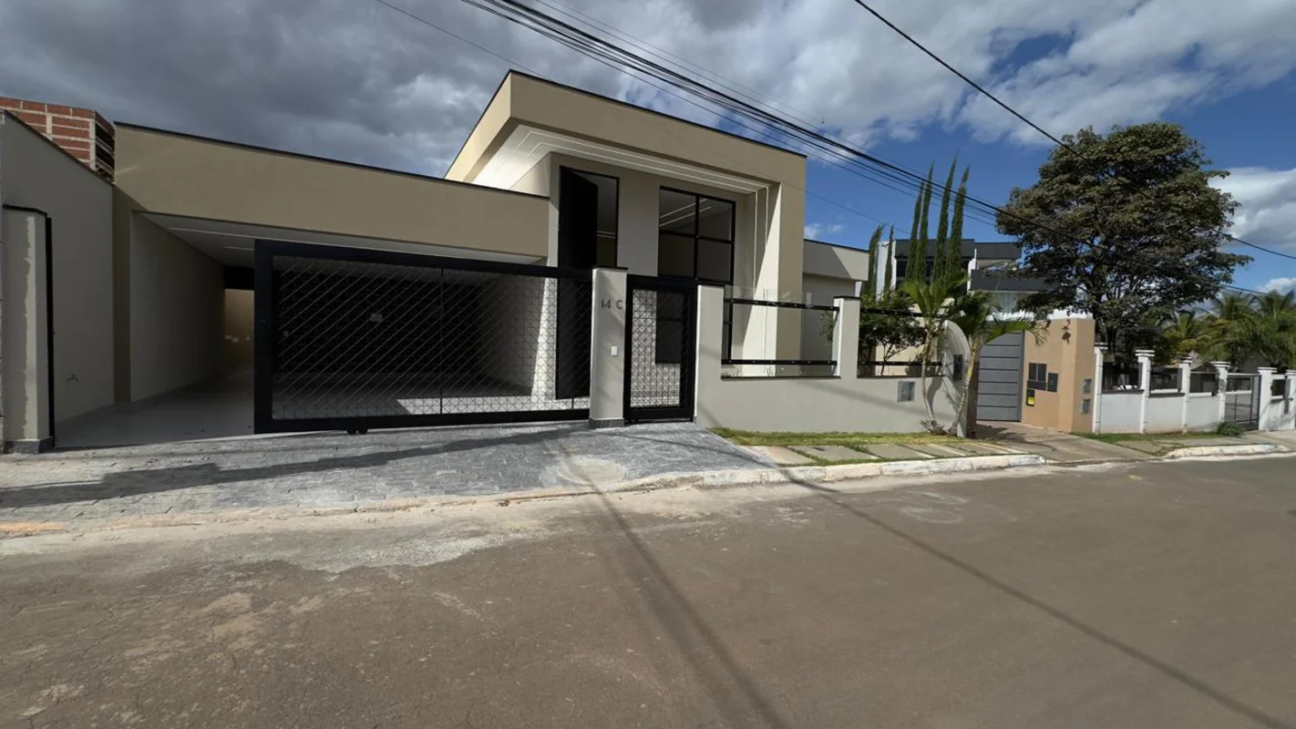 CASA MODERNA NA RUA 5 – VICENTE PIRES ???? R$ 1.550.000Se você busca sofisticaçã...