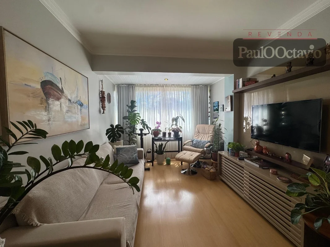 Descubra o privilégio de viver em uma verdadeira joia na Asa Norte.Este apartame...