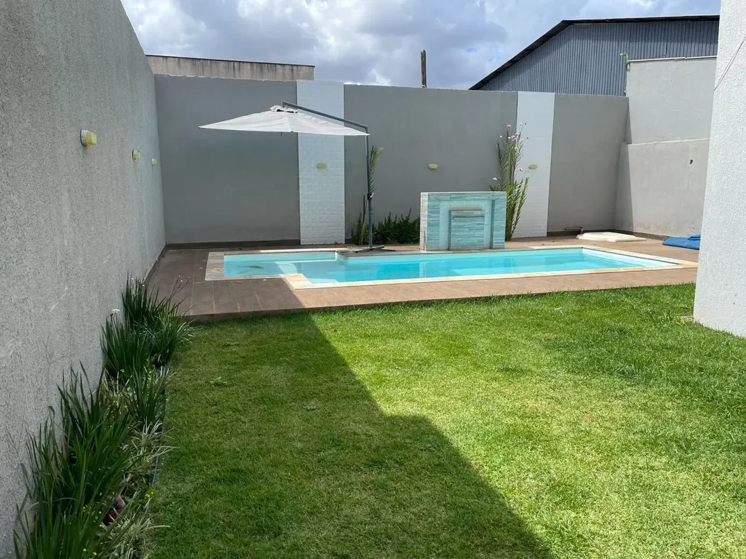 JDM IMOBILIÁRIA VENDE Casa moderna na 26 de setembro RUA 01 , com ótima localiza...