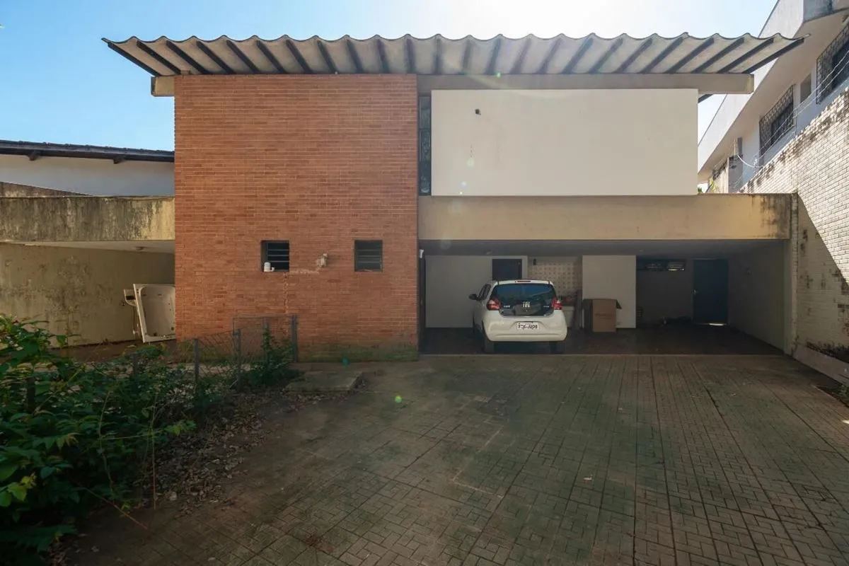 Imóvel comercial e residencial a venda no Setor Sul Situada a rua 124, próximo a...