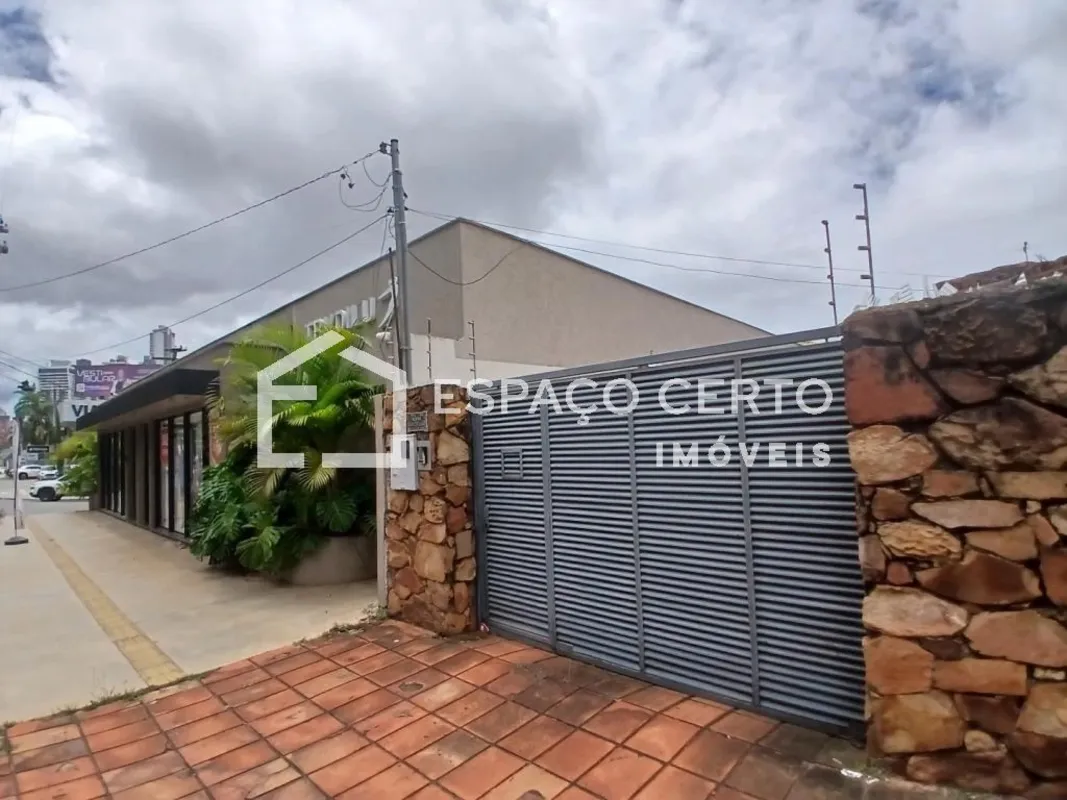 Excelente casa comercial à venda na região sul de Goiânia, com localização privi...