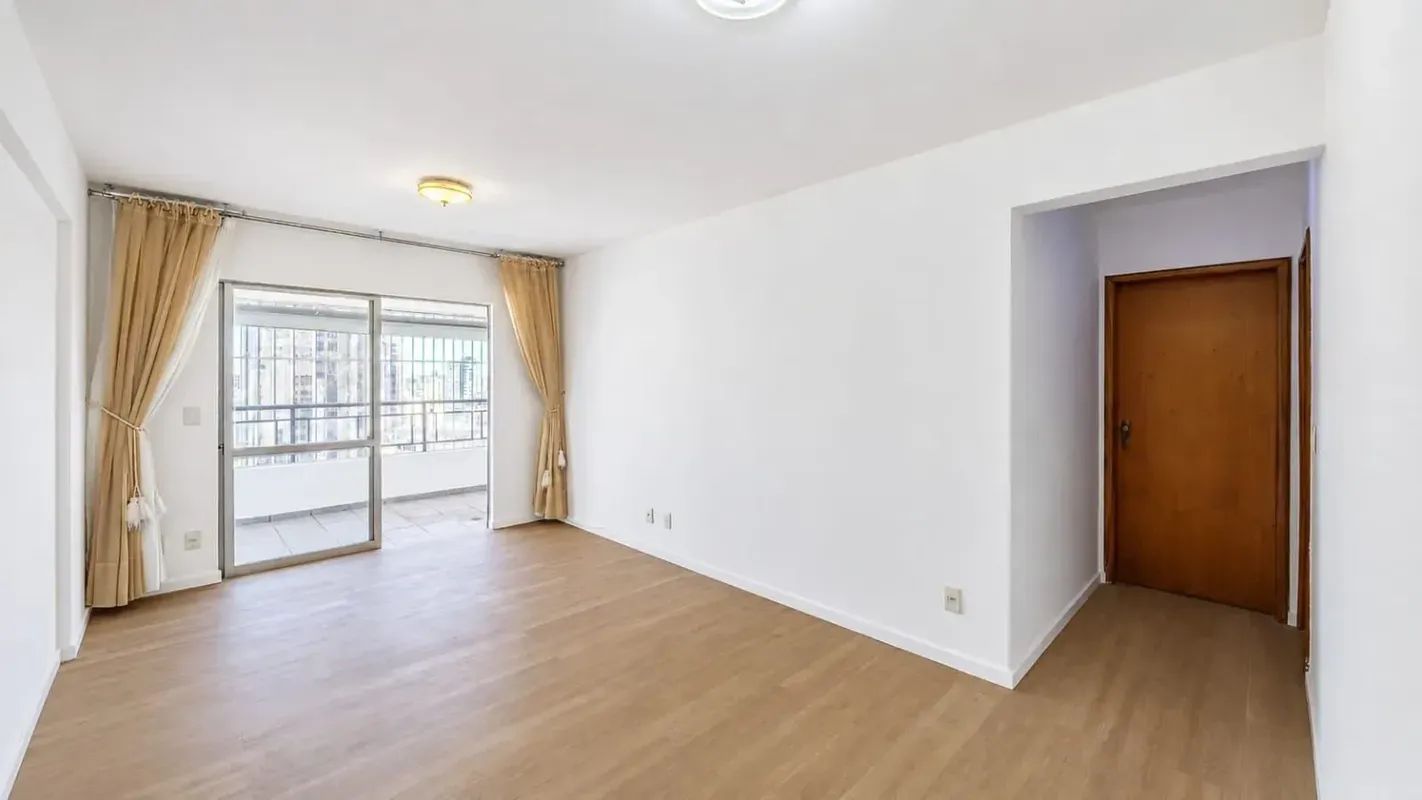 Este apartamento à venda no Residencial Oliveira Lobo oferece 95 m² bem distribu...