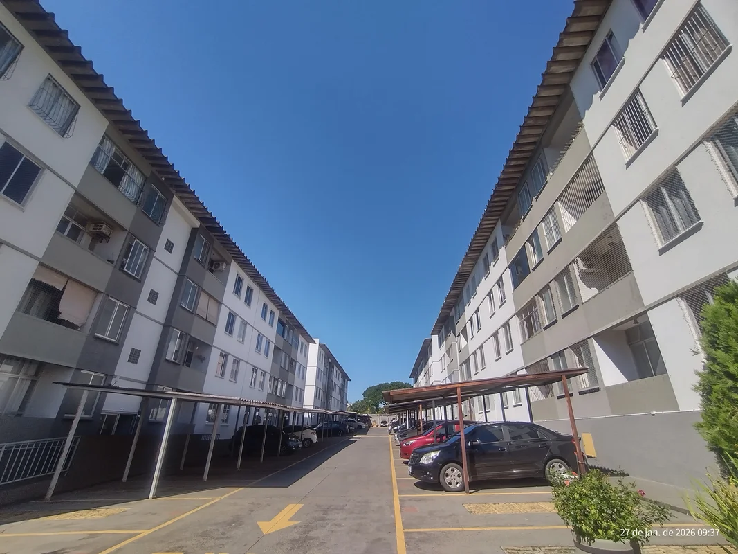 Imagine morar a poucos passos do Shopping Buriti. Este apartamento de 2 quartos ...