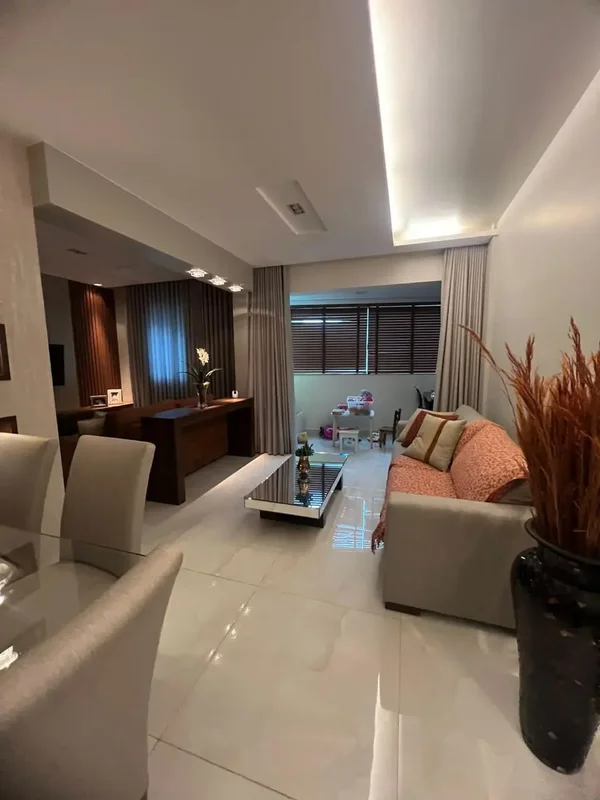 Vendo lindo apartamento de 2 quartos todo reformado, com piso porcelanato, armár...