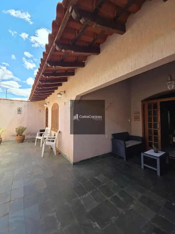 casa charmosa e bem localizada na QE 44, Guara II, Com 3 quartos, terreno de 12...