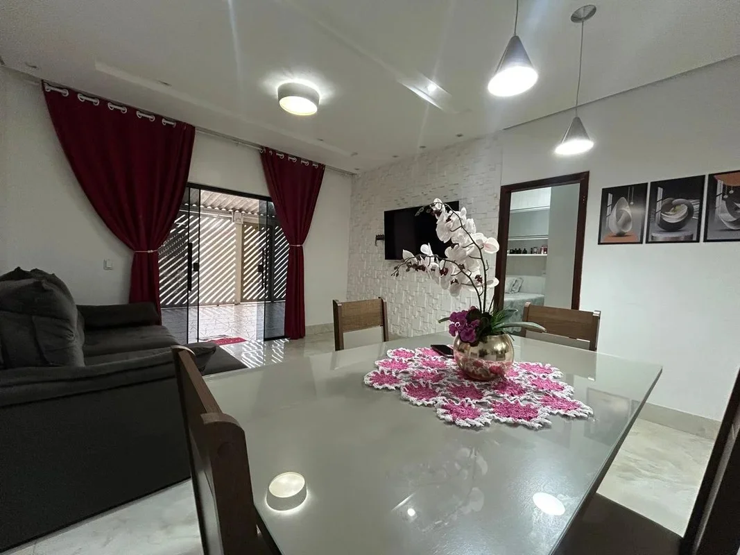 Casa à venda – QR 202, SamambaiaExcelente oportunidade em uma das melhores quadr...