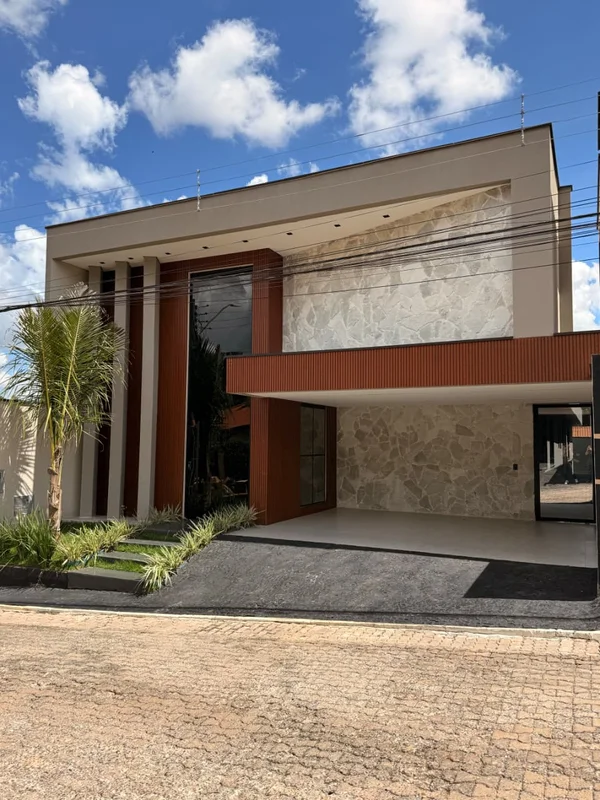Descubra uma casa exclusiva neste condomínio em Arniqueira, situado na SHA Conju...