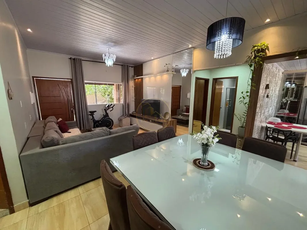 Excelente casa térrea dentro de um lote de 800 m2;4 quartos sendo 1 suíte (maste...