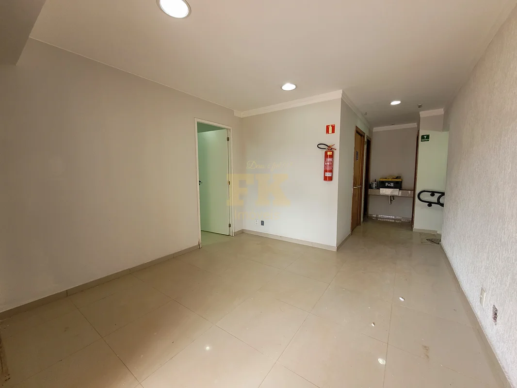Prédio comercial com 300 m² de área útil para aluguel em Samambaia SulPrédio par...