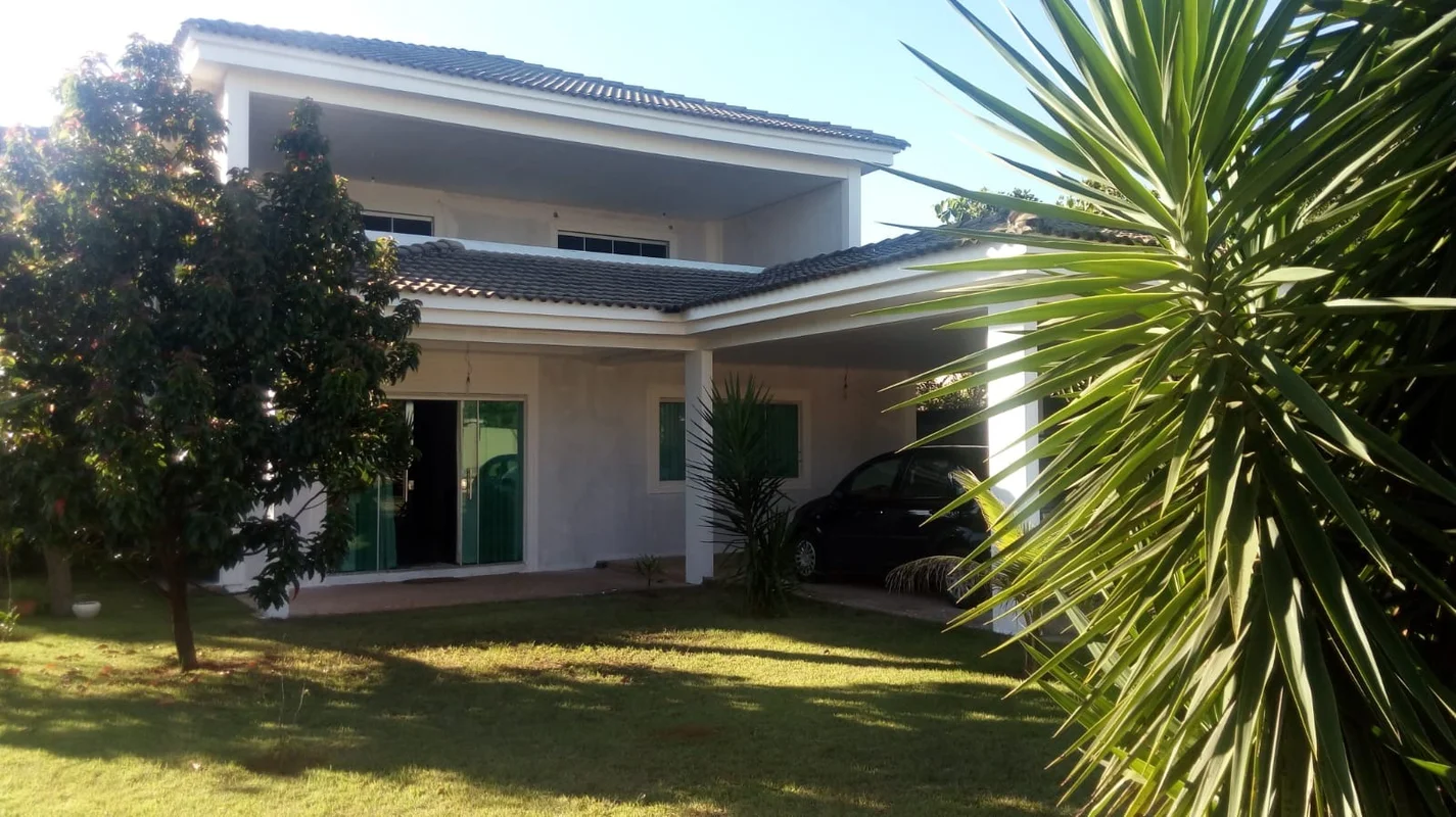 Imagine uma residência que combina conforto, espaço e uma localização privilegia...