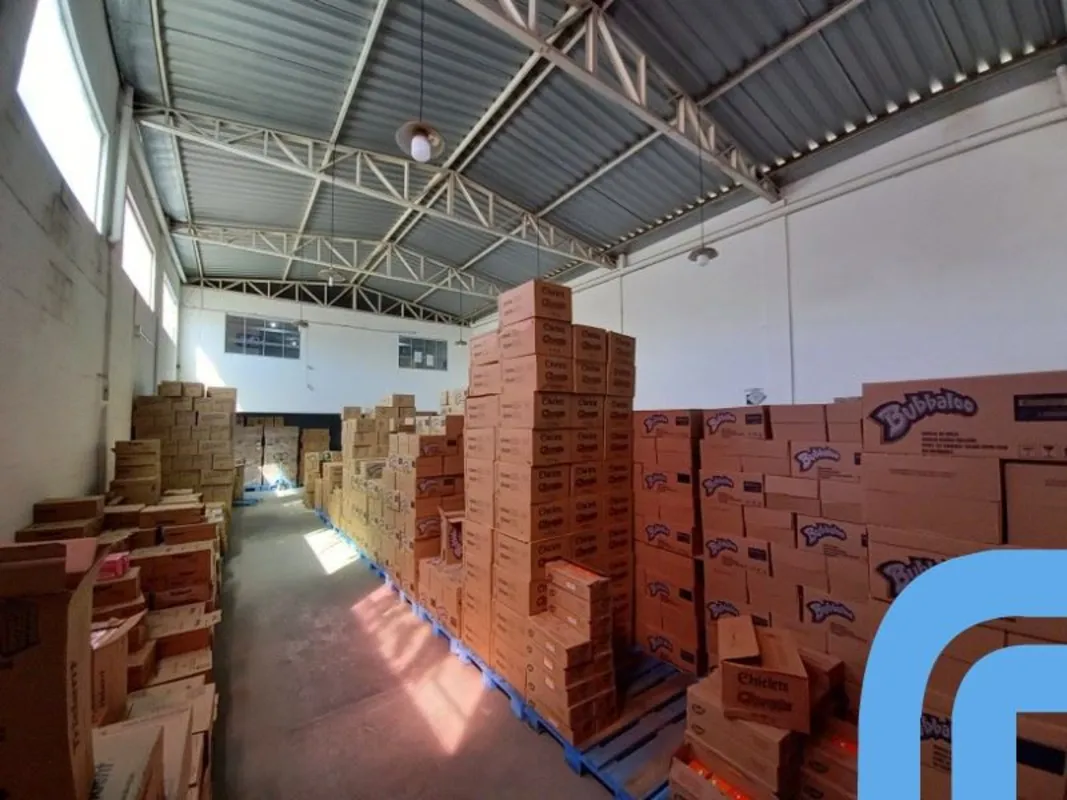 Sala comercial à venda no Parque Primavera, Aparecida De Goiânia - Ref. v699 Gal...