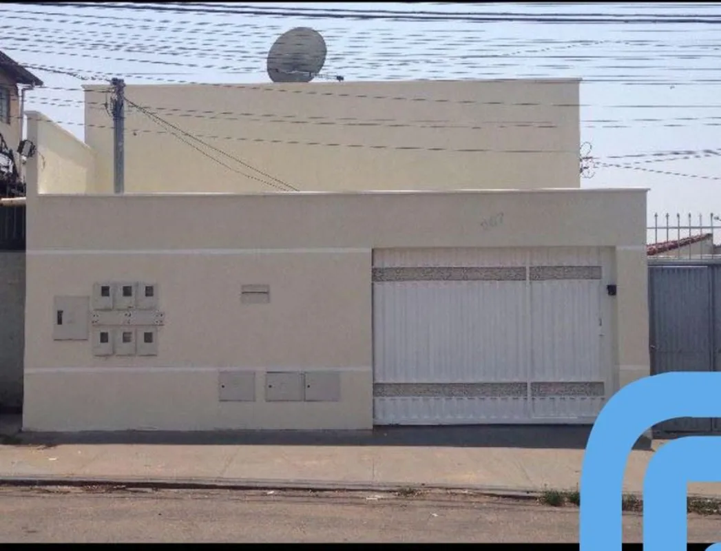 Terreno à venda no Setor Campinas, Goiãnia - Ref. vc033 São 4 casas no mesmo lot...