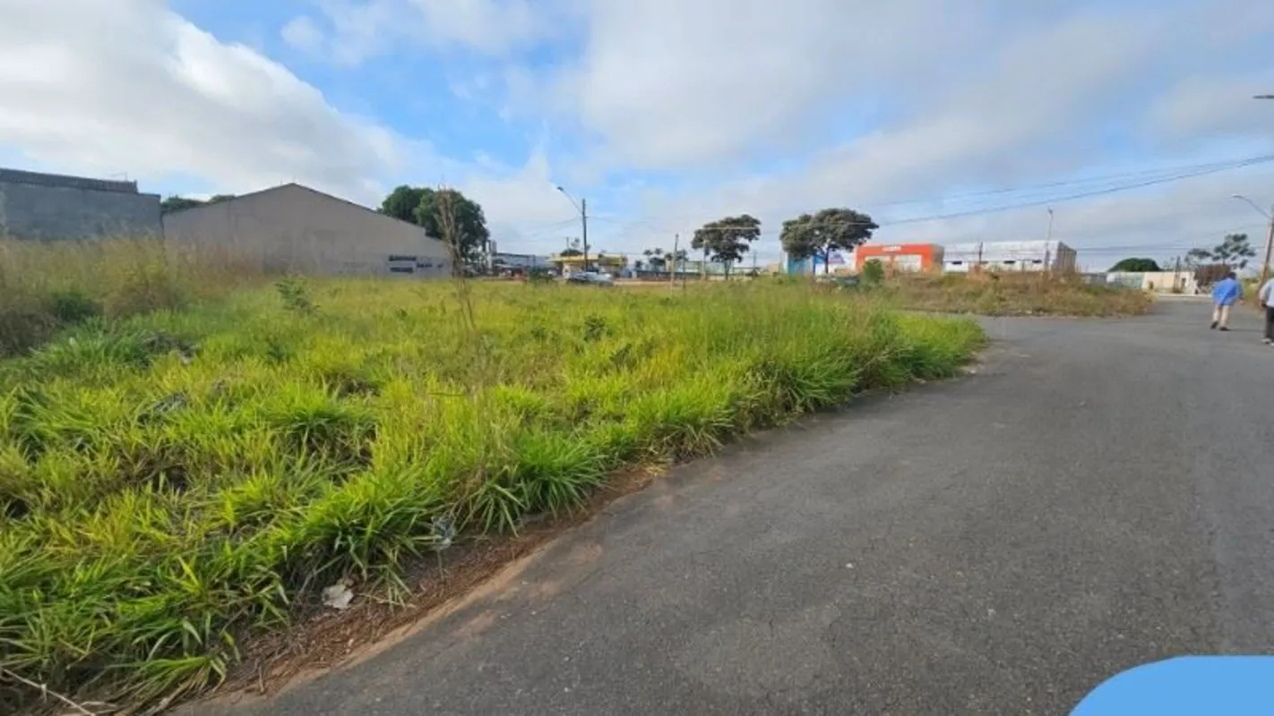Terreno comercial à venda no Setor Faiçalville, Goiânia - Ref. vp655 Lote de esq...