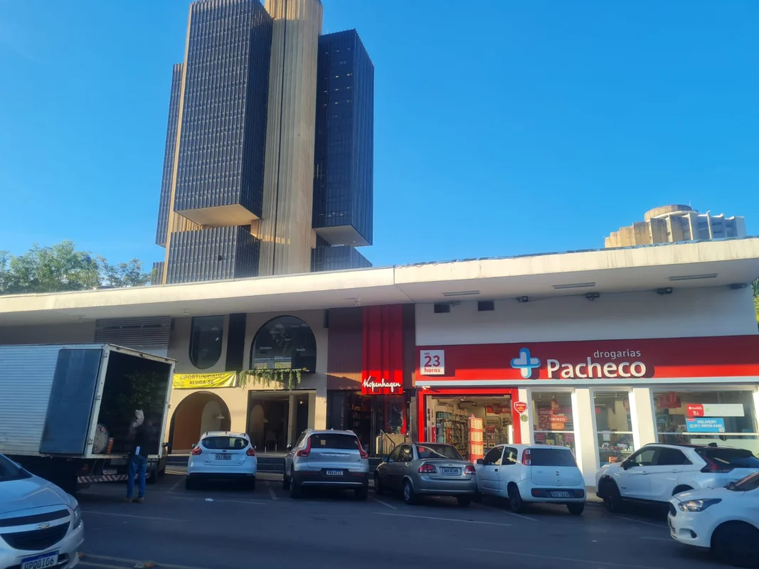 Oportunidade ! Loja em excelente localização em frente ao Banco Central e Caixa ...