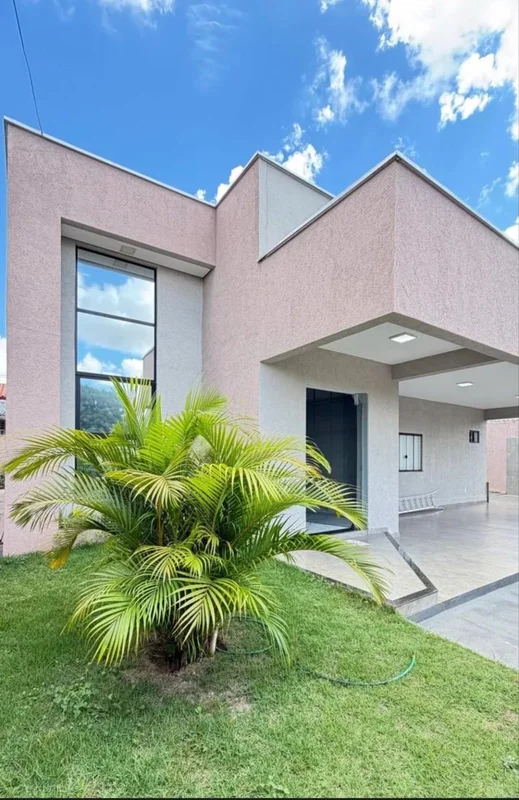 Alugo casa moderna em condomínio fechado, localizada na Rua 3, em condomínio peq...