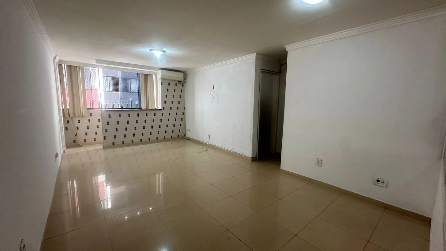 Para quem quer praticidade!! Excelente apartamento muito grande!! Perto de tudo....