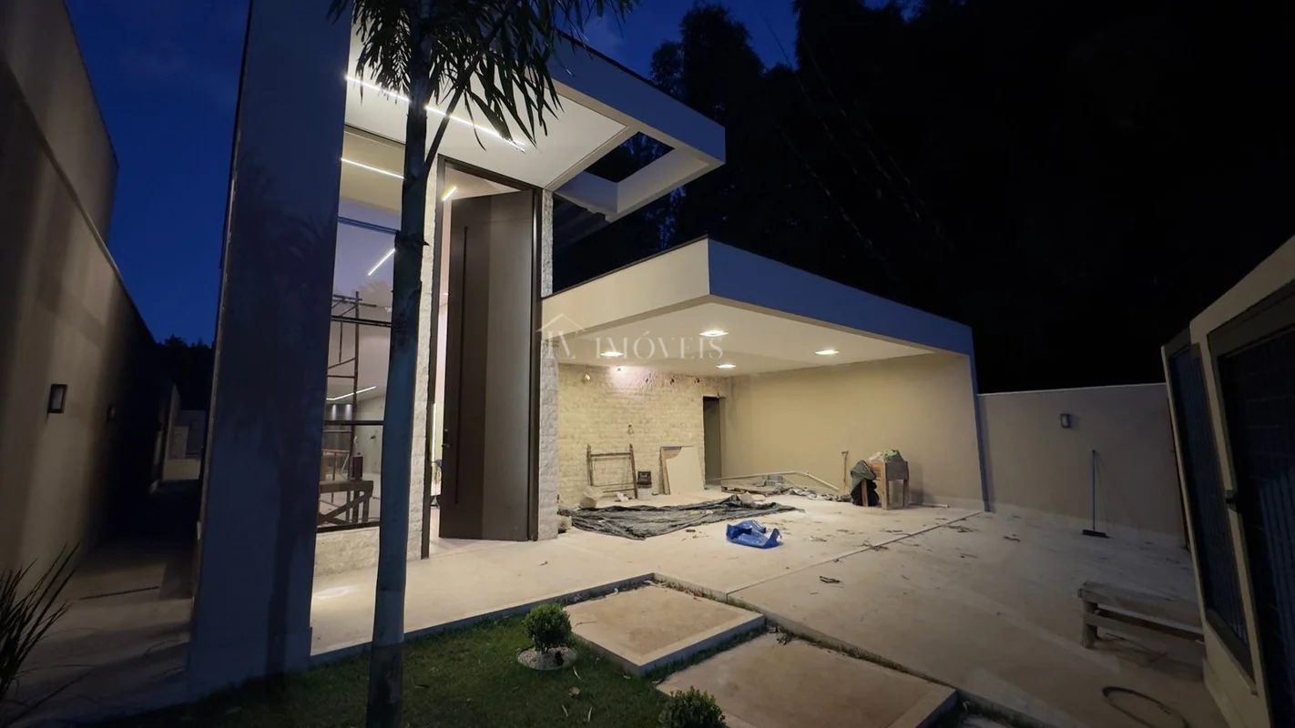 Lilian Vieira Vende:Vereda Cruz Águas Claras | Condomínio Fechado | 3 Suítes | P...