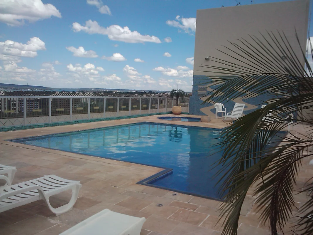 Venha morar no coração de Brasília!Este apartamento de 2 dormitórios na SQN 114 ...