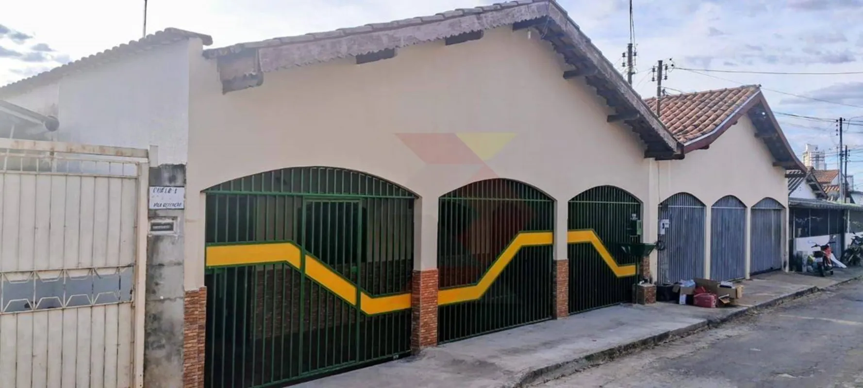 3 quartos, sendo 1 suíte, sala ampla para 2 ambientes, banheiro social, cozinha ...