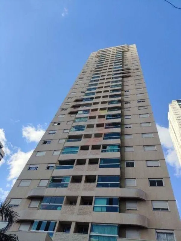 2 quartos com armários, sendo 1 suíte com ar-condicionado, sala confortável e be...
