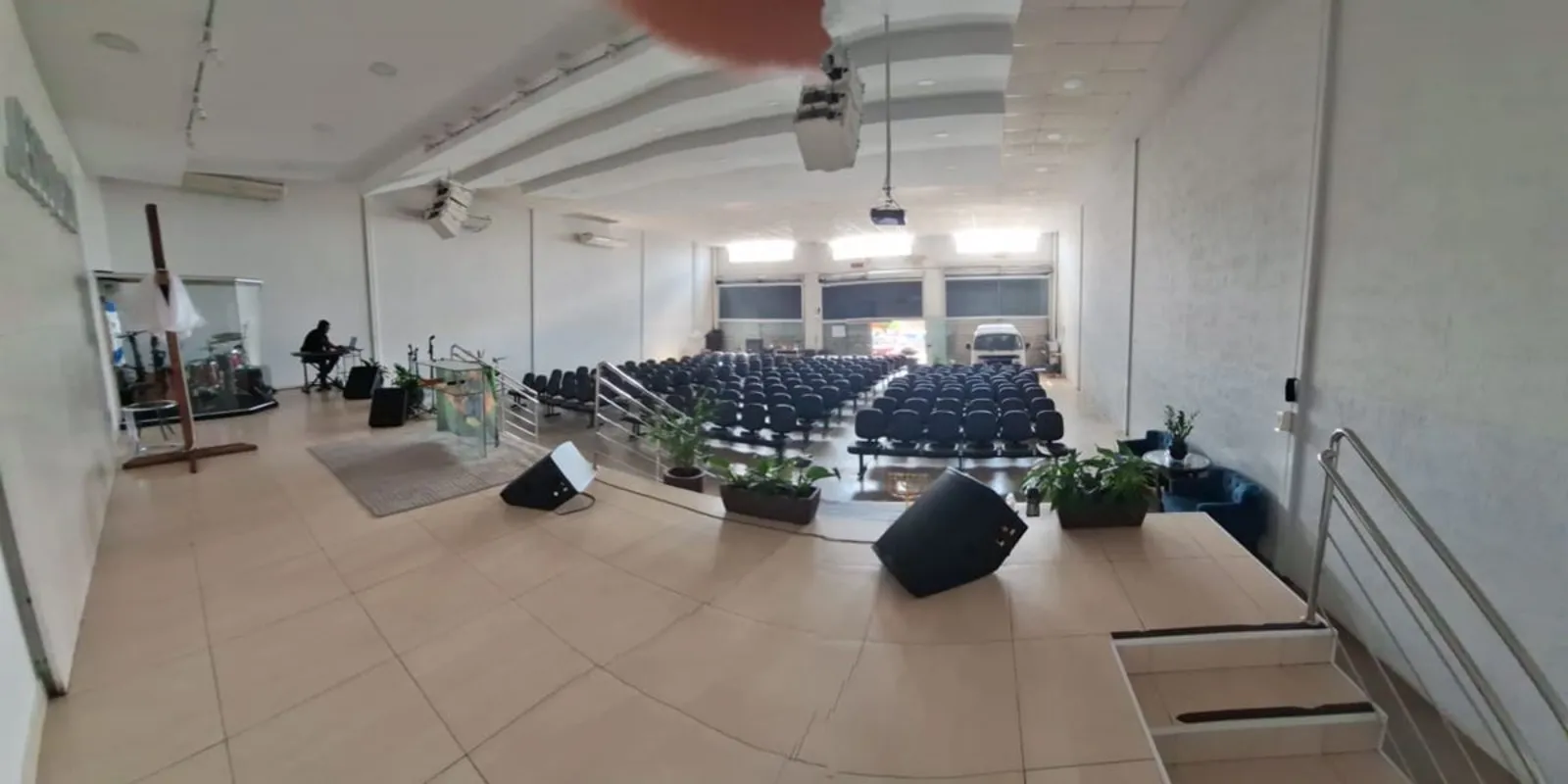 Excelente galpão na Av Consoloção no Setor Cidade JardimArea total 456m2Area con...