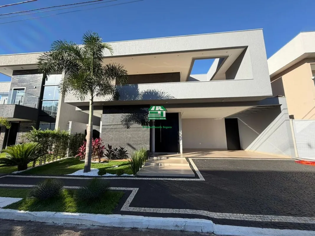 Terreno: 420 mts2 Construção: 240 mts2 Casa térrea contendo: Ampla sala com pé d...